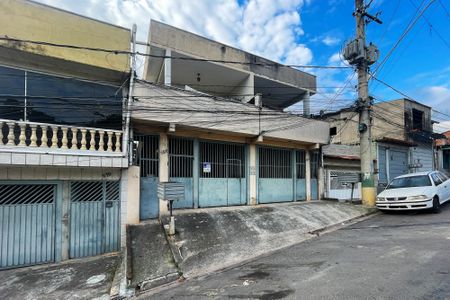 Fachada de casa para alugar com 1 quarto, 50m² em Jardim do Engenho, Cotia