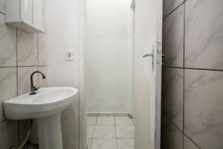 Casa para alugar com 50m², 1 quarto e sem vaga Casa para alugar com 50m², 1 quarto e sem vagaBanheiro