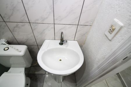 Casa para alugar com 50m², 1 quarto e sem vaga Casa para alugar com 50m², 1 quarto e sem vagaBanheiro