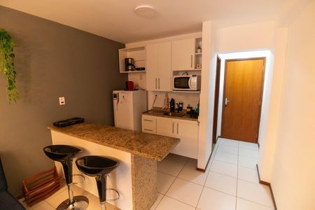 Sala de apartamento à venda com 1 quarto, 69m² em Itaipu, Niterói