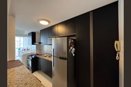 Apartamento para alugar com 200m², 3 quartos e 2 vagas Apartamento para alugar com 200m², 3 quartos e 2 vagasCozinha e Área de Serviço