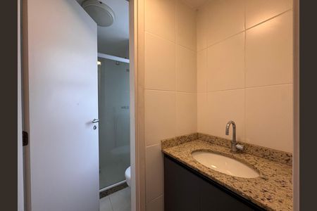 Apartamento para alugar com 200m², 3 quartos e 2 vagas Apartamento para alugar com 200m², 3 quartos e 2 vagasBanheiro Canadense