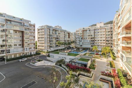 Apartamento para alugar com 200m², 3 quartos e 2 vagas