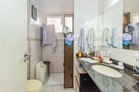 Apartamento à venda com 134m², 3 quartos e 2 vagas Apartamento à venda com 134m², 3 quartos e 2 vagasBanheiro da Suíte 1