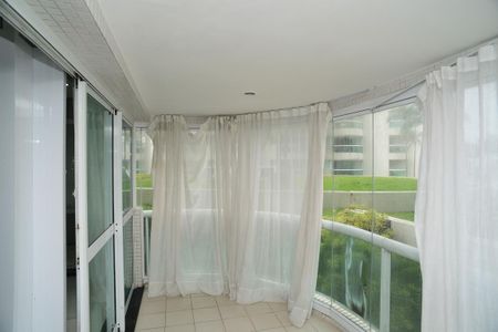 Apartamento para alugar com 60m², 2 quartos e 1 vaga Apartamento para alugar com 60m², 2 quartos e 1 vagaVaranda