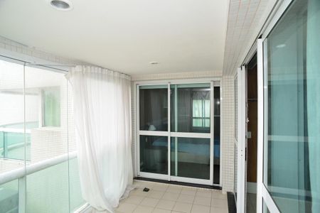 Apartamento para alugar com 60m², 2 quartos e 1 vaga Apartamento para alugar com 60m², 2 quartos e 1 vagaVaranda