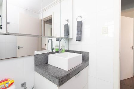 Banheiro de apartamento à venda com 2 quartos, 59m² em Santa Tereza, Porto Alegre
