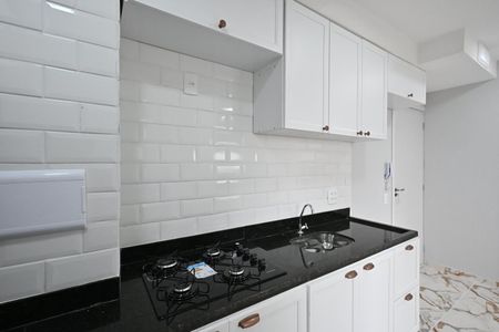 Cozinha de apartamento para alugar com 2 quartos, 32m² em Vila Suzana, São Paulo