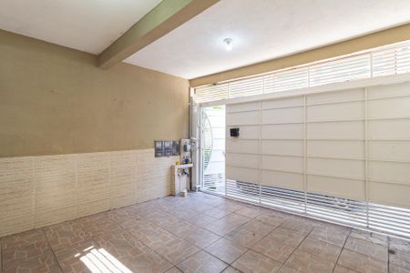 Garagem de casa para alugar com 3 quartos, 115m² em Vila da Oportunidade, Carapicuíba