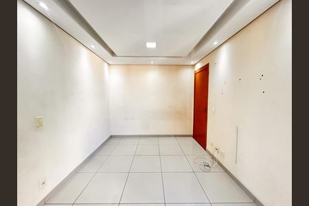 Apartamento à venda com 2 quartos, 31m² em Chacaras Reunidas Santa Terezinha, Contagem