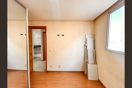 Apartamento à venda com 2 quartos, 31m² em Chacaras Reunidas Santa Terezinha, Contagem