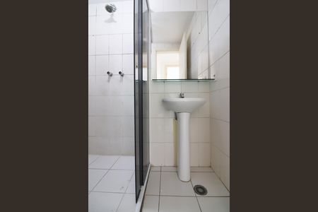 Banheiro social de apartamento para alugar com 2 quartos, 49m² em Ferrazópolis, São Bernardo do Campo