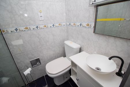 Apartamento à venda com 56m², 2 quartos e 1 vaga Apartamento à venda com 56m², 2 quartos e 1 vagaBanheiro