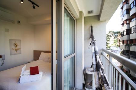 Varanda  de kitnet/studio para alugar com 1 quarto, 23m² em Indianópolis, São Paulo