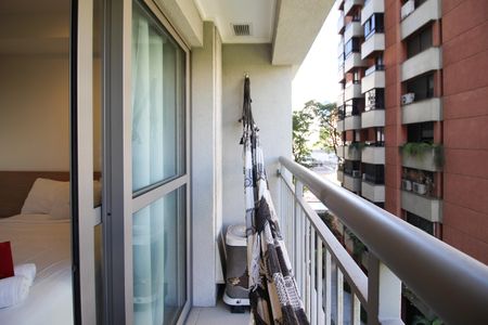 Varanda  de kitnet/studio para alugar com 1 quarto, 23m² em Indianópolis, São Paulo