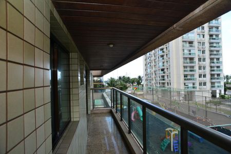 Apartamento para alugar com 139m², 4 quartos e 2 vagas Apartamento para alugar com 139m², 4 quartos e 2 vagasVaranda