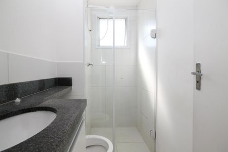 Banheiro de apartamento para alugar com 2 quartos, 46m² em Chácara Granja Velha, Cotia