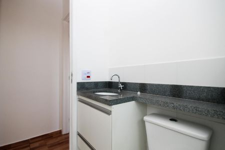 Apartamento para alugar com 46m², 2 quartos e 1 vaga Apartamento para alugar com 46m², 2 quartos e 1 vagaBanheiro