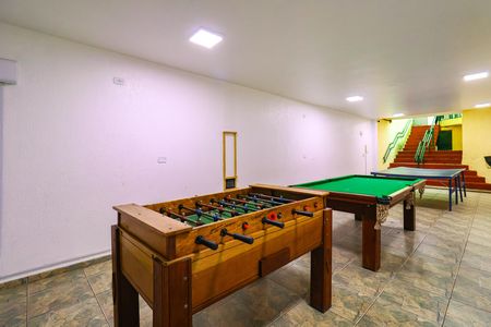 Casa de condomínio à venda com 220m², 3 quartos e 3 vagas