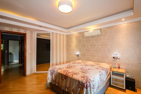 Casa de condomínio à venda com 220m², 3 quartos e 3 vagas
