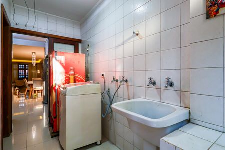 Casa de condomínio à venda com 220m², 3 quartos e 3 vagas