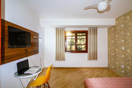 Casa de condomínio à venda com 220m², 3 quartos e 3 vagas