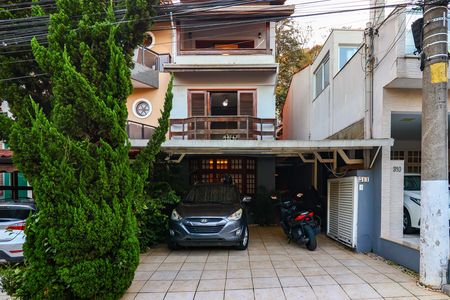 Casa de condomínio à venda com 220m², 3 quartos e 3 vagas