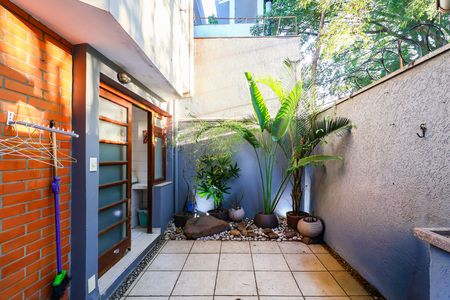 Casa de condomínio à venda com 220m², 3 quartos e 3 vagas