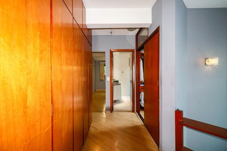 Casa de condomínio à venda com 220m², 3 quartos e 3 vagas
