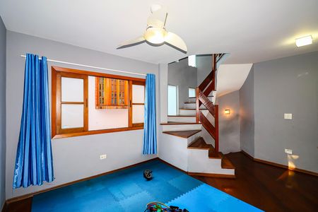 Casa de condomínio à venda com 220m², 3 quartos e 3 vagas