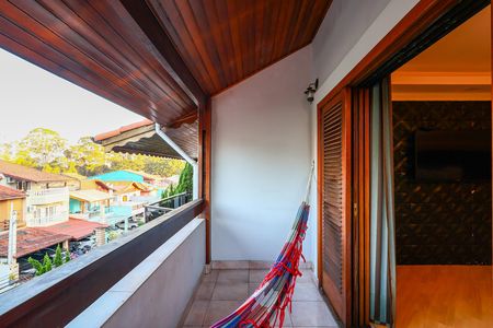 Casa de condomínio à venda com 220m², 3 quartos e 3 vagas
