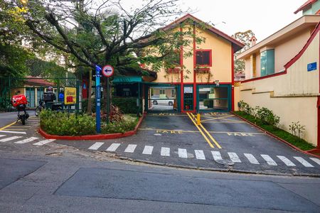 Casa de condomínio à venda com 220m², 3 quartos e 3 vagas