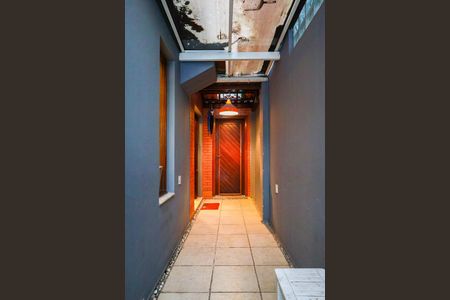 Casa de condomínio à venda com 220m², 3 quartos e 3 vagas