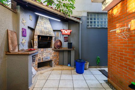 Casa de condomínio à venda com 220m², 3 quartos e 3 vagas