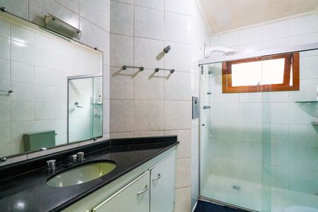 Casa de condomínio à venda com 220m², 3 quartos e 3 vagas