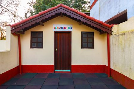 Casa de condomínio à venda com 220m², 3 quartos e 3 vagas