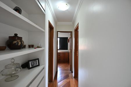 Corredor de apartamento à venda com 3 quartos, 90m² em Vila Sonia, São Paulo