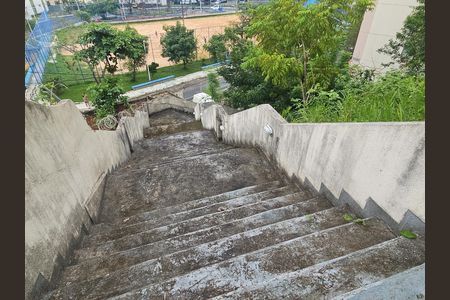 Apartamento para alugar com 60m², 2 quartos e 1 vagaEscada