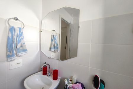 Banheiro de apartamento para alugar com 2 quartos, 42m² em Parque Universitario de Viracopos, Campinas