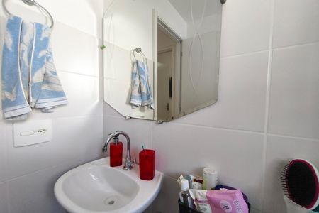 Banheiro de apartamento para alugar com 2 quartos, 42m² em Parque Universitario de Viracopos, Campinas