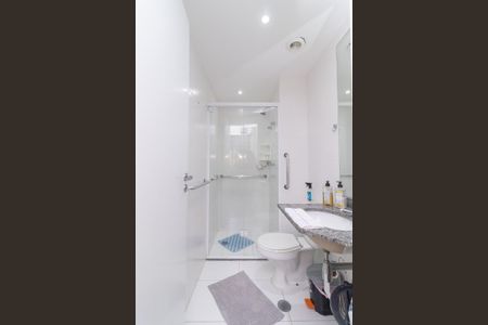 Apartamento à venda com 73m², 3 quartos e 1 vaga Apartamento à venda com 73m², 3 quartos e 1 vagaBanheiro 2
