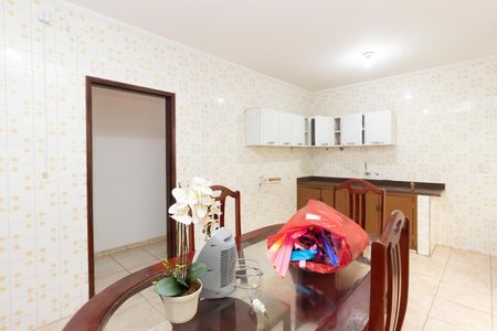 Casa à venda com 300m², 2 quartos e 4 vagas Casa à venda com 300m², 2 quartos e 4 vagasCozinha