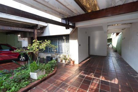 Casa à venda com 300m², 2 quartos e 4 vagas Casa à venda com 300m², 2 quartos e 4 vagasGaragem