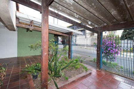 Casa à venda com 300m², 2 quartos e 4 vagas Casa à venda com 300m², 2 quartos e 4 vagasGaragem