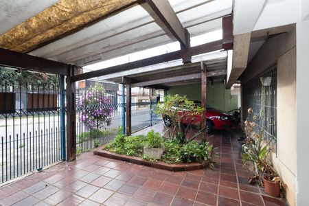 Casa à venda com 300m², 2 quartos e 4 vagas Casa à venda com 300m², 2 quartos e 4 vagasGaragem