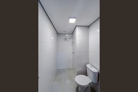 Banheiro social de apartamento para alugar com 1 quarto, 25m² em Vila Carrão, São Paulo