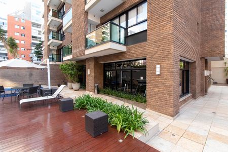 Apartamento à venda com 40m², 1 quarto e 1 vaga Apartamento à venda com 40m², 1 quarto e 1 vagaÁREA COMUM - PISCINA