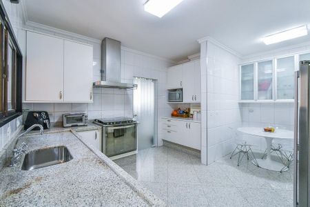 Apartamento à venda com 3 quartos, 247m² em Vila Suzana, São Paulo