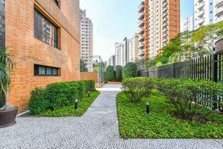 Apartamento à venda com 3 quartos, 247m² em Vila Suzana, São Paulo