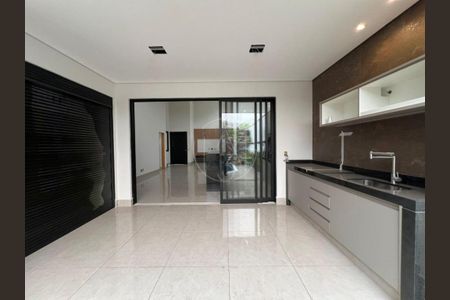 Casa de condomínio à venda com 183m², 3 quartos e 4 vagas